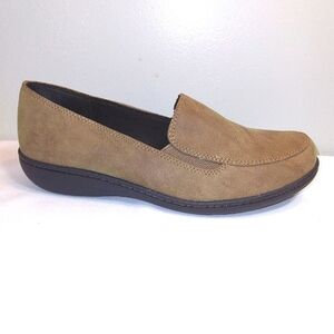 NWOT Softstyles 'Jaylene' Oxford style loafer in Walnut faux nubuck Size 6